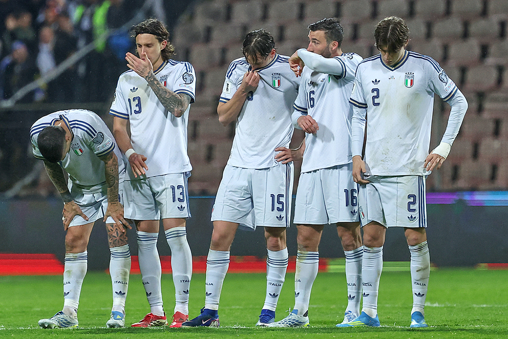 意大利国家队无缘2026年世界杯：四届冠军连续三次缺席